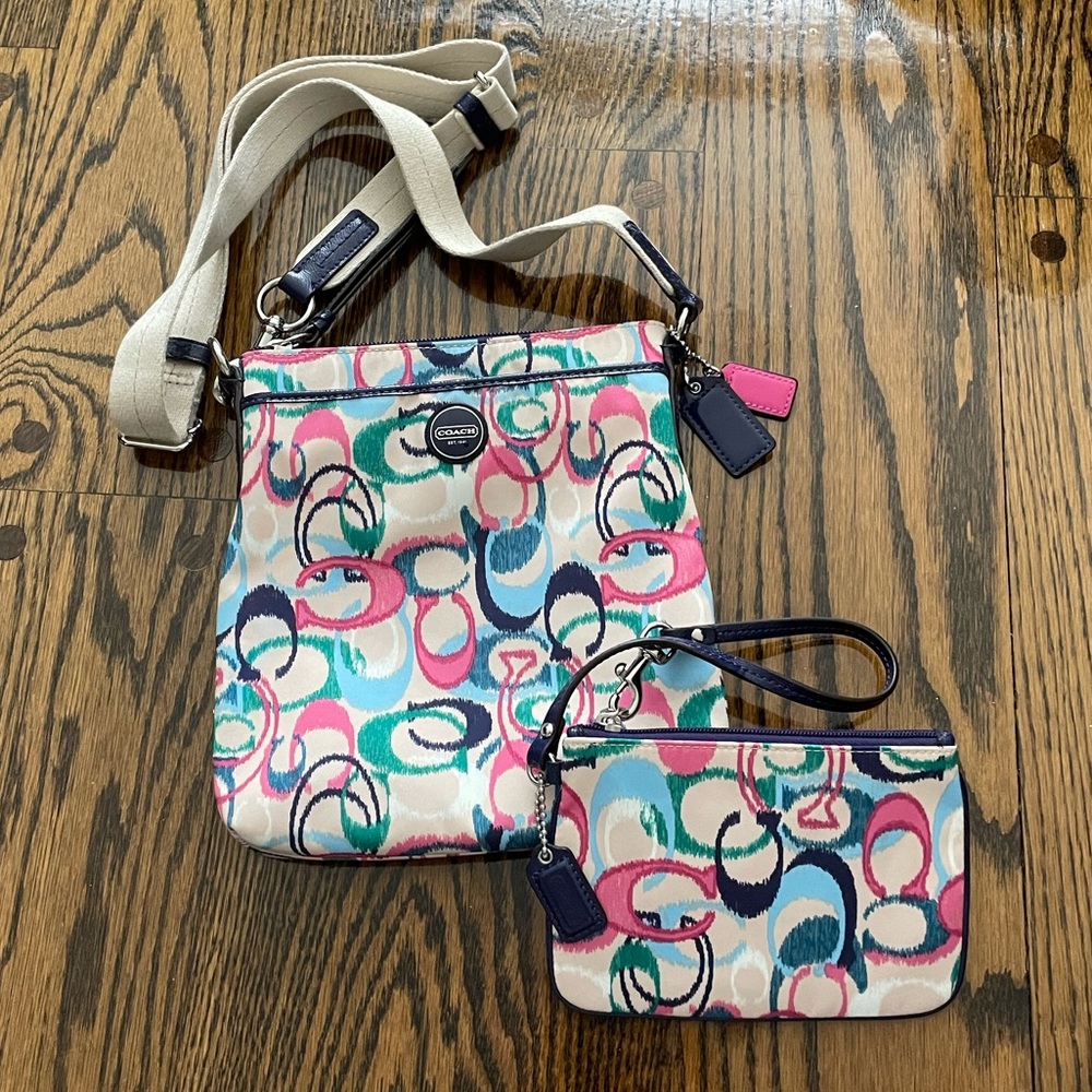 AUTHENTIC COACH purse and wallet